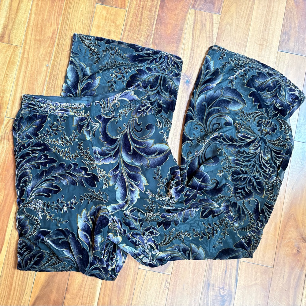 NWT BEBE BURNOUT WHIMSIGOTH WITCHY VELVET PANTS